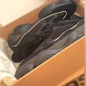 Yeezy 500- Black